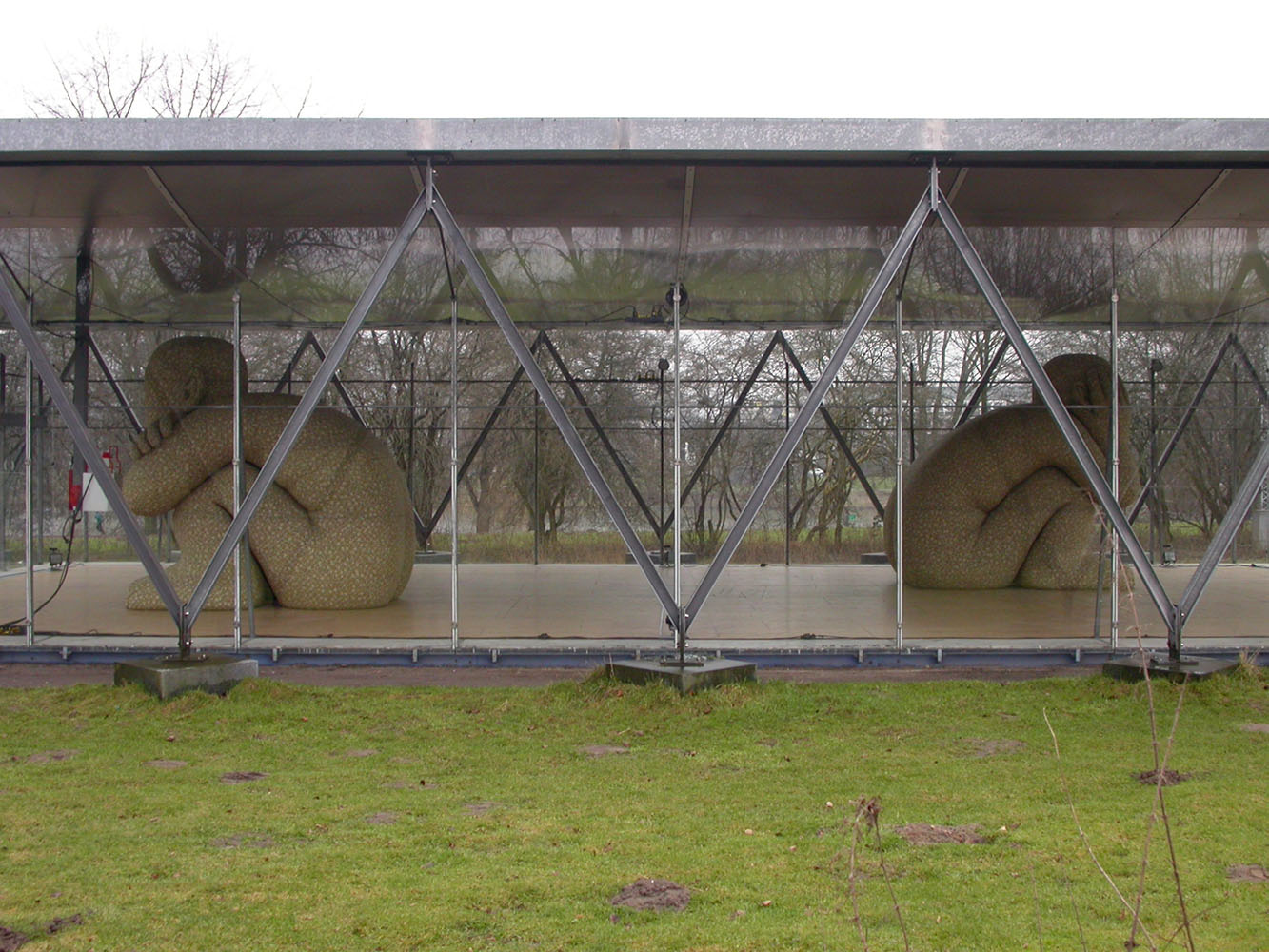 '두 사람' Wewerka-Pavillon in Muenster 2003.jpg